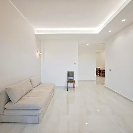 Finella * Bari